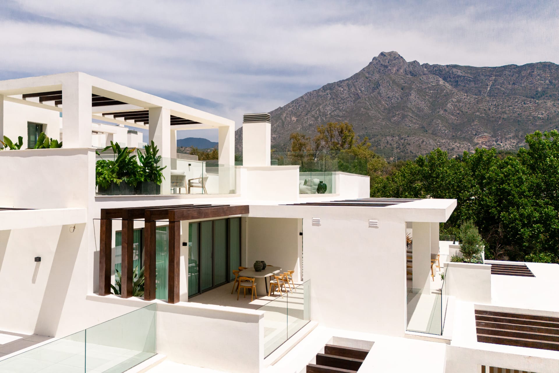 Earth — three and four bedroom apartments in Golden Mile, Marbella (2 of 11)