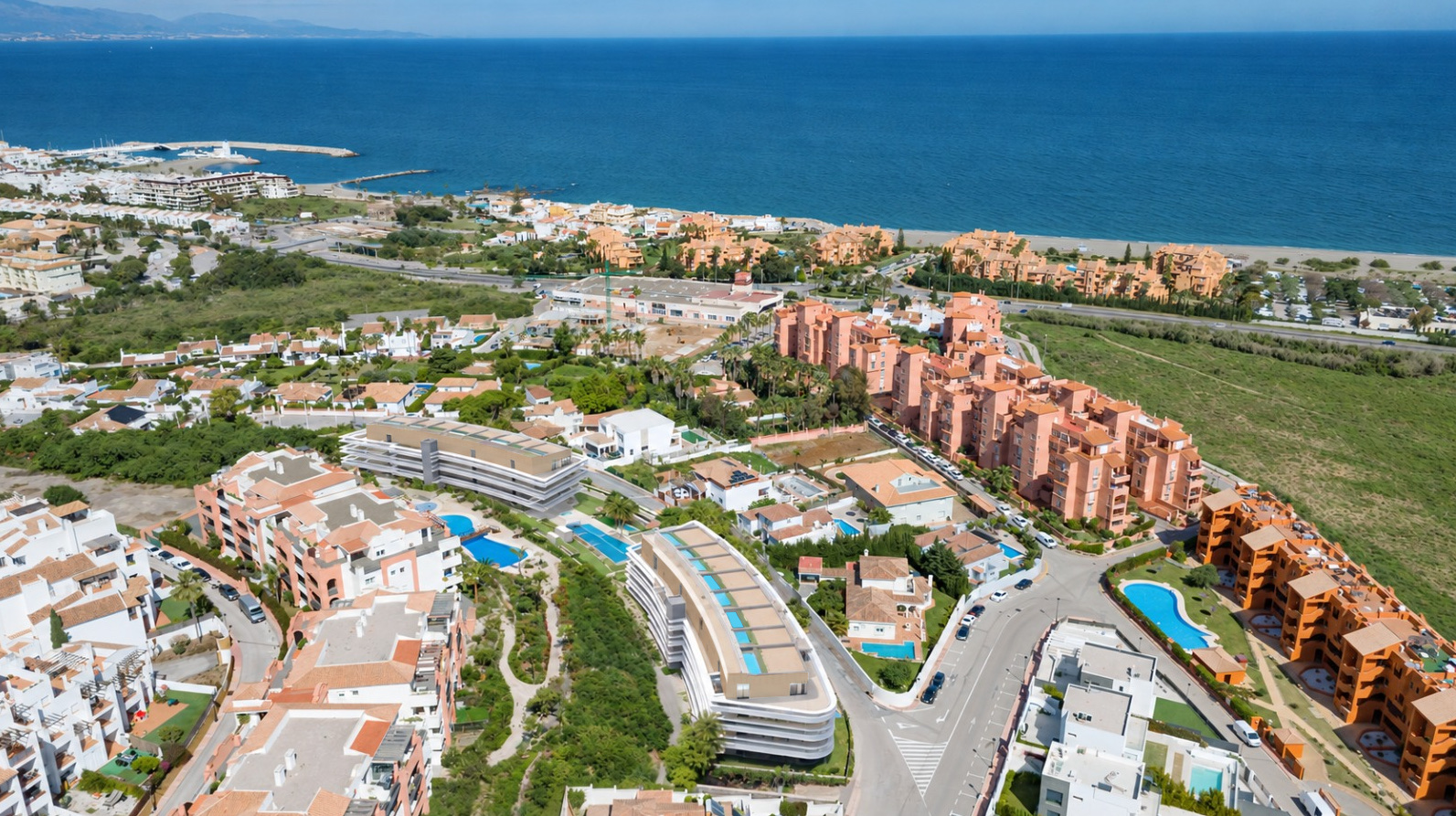 Moon 64 — two and three bedroom apartments in Los Hidalgos, Manilva (1 of 12)