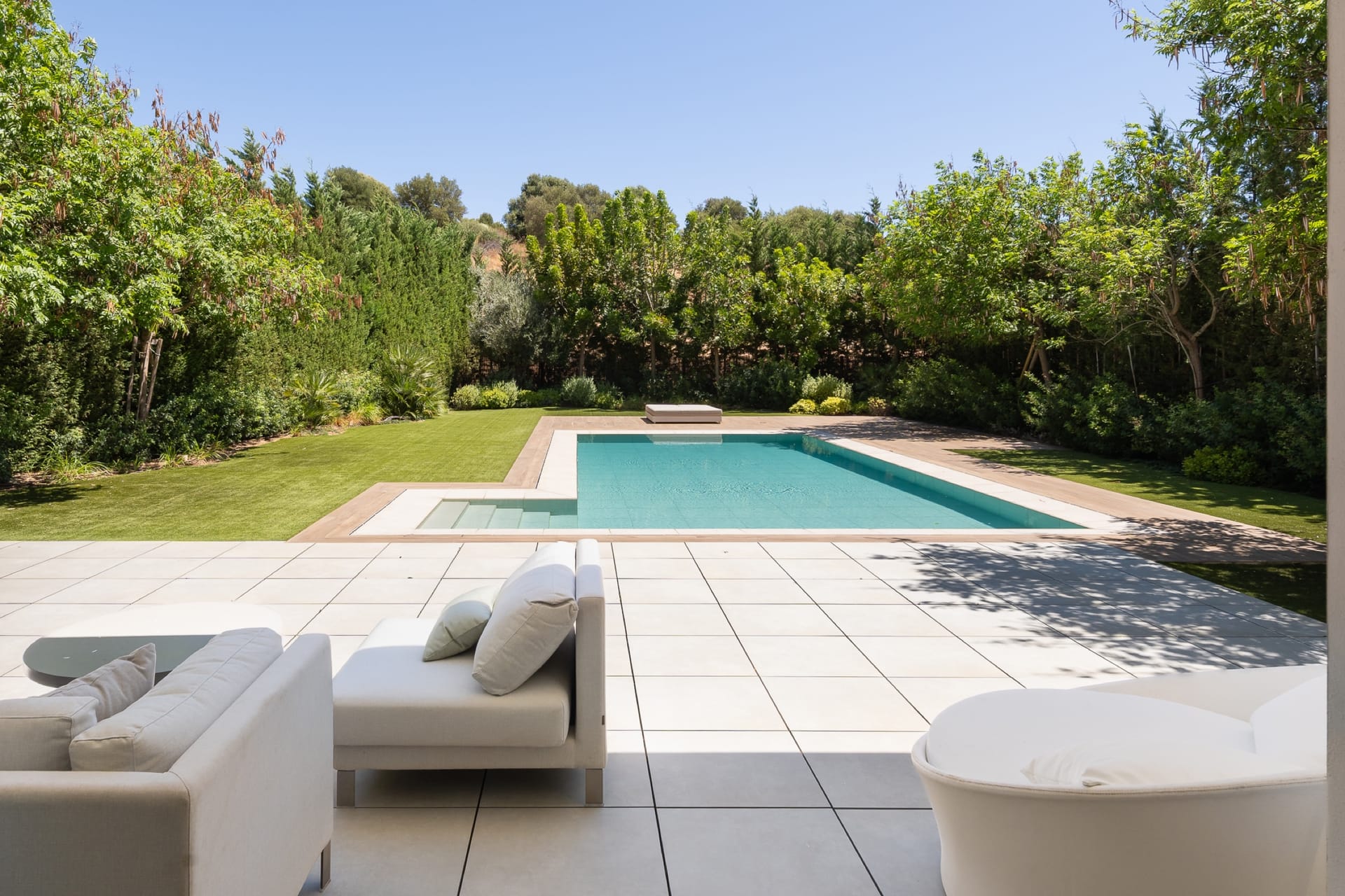 Nine in Paradise — four and five bedroom homes in El Paraíso, Estepona (3 of 14)